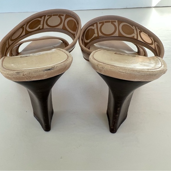 SALVATORE FERRAGAMO Brown Beige Clear Straps Slides Slip On Heels Sandals Sz 7 - Picture 11 of 16